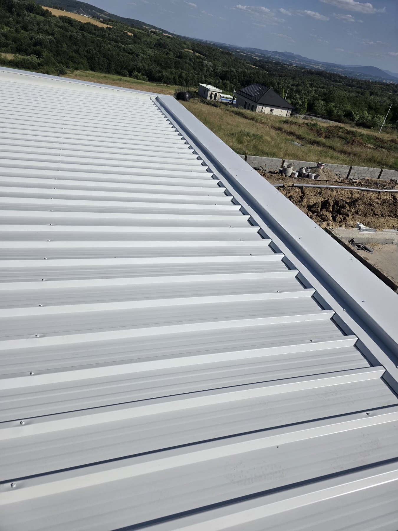  Limarski radovi sa fokusom na detalje krova