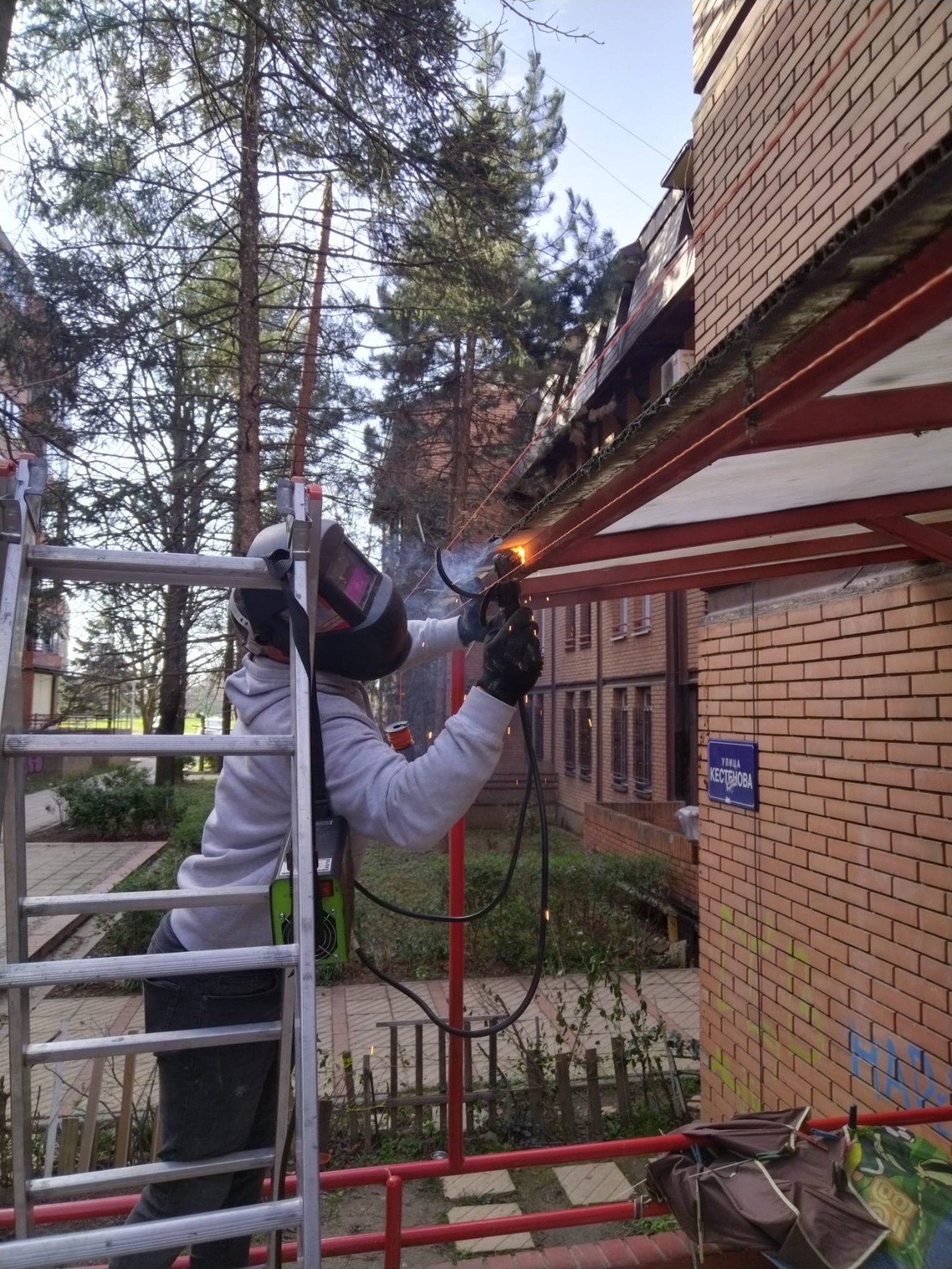 Profesionalni limarski radovi u toku